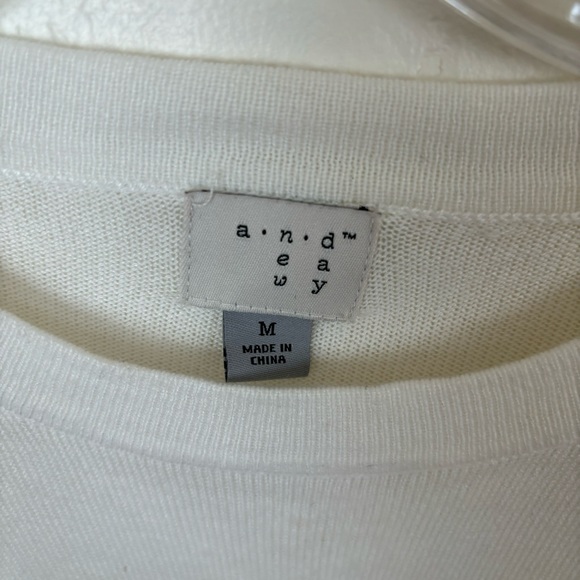 Soft Cream Sweater Sz M - Picture 4 of 6